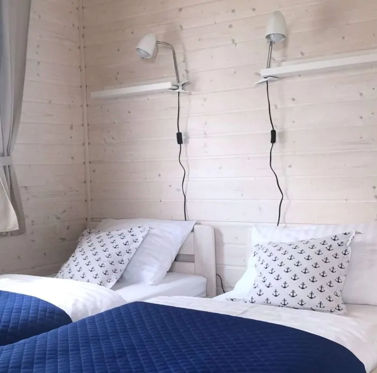 A Morze Ustka sypialnia łóżka z materacem lampki szaqfka